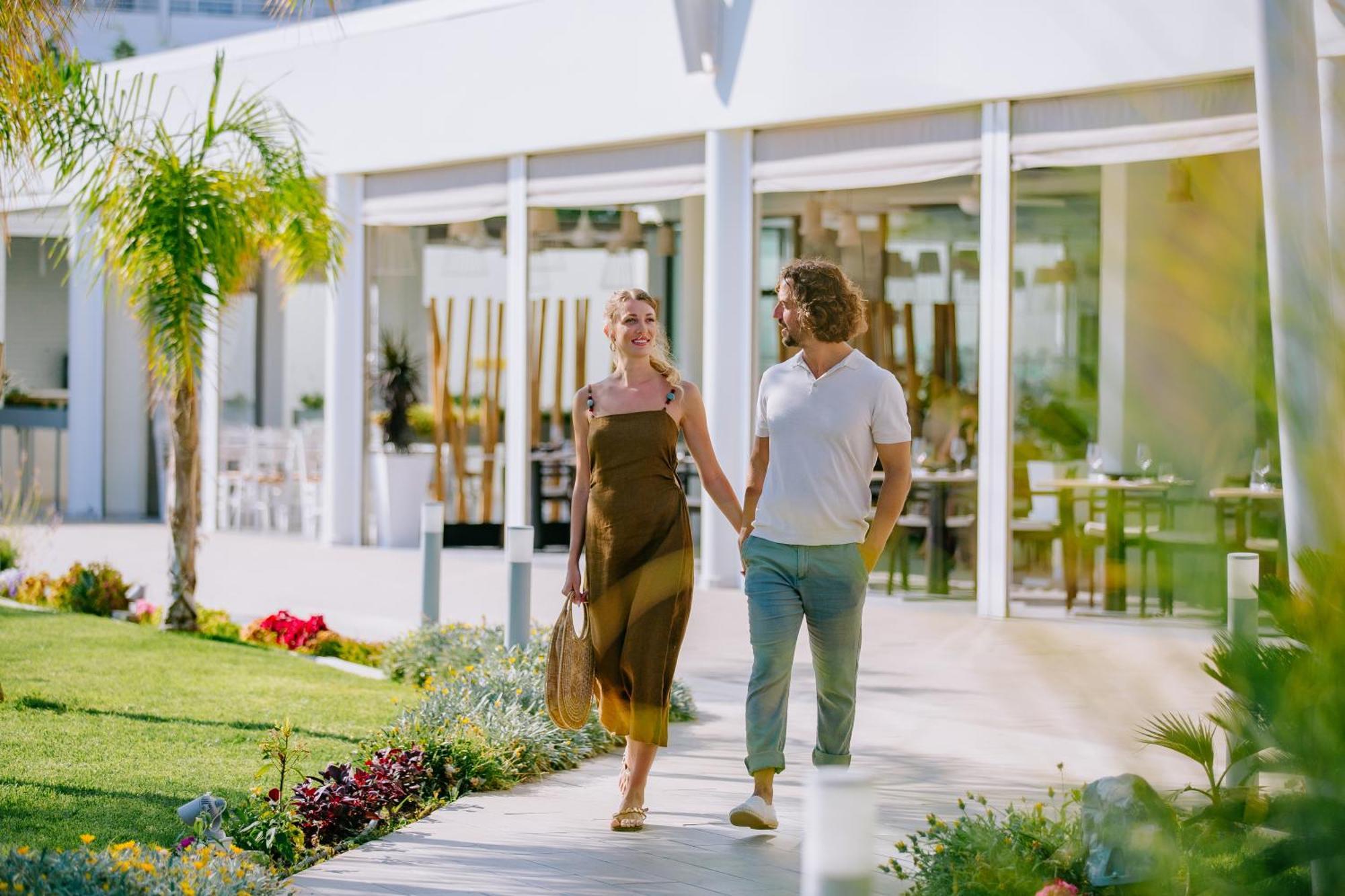 Ivi Mare - Designed For Adults By Louis Hotels Geroskipou Exteriér fotografie The Village