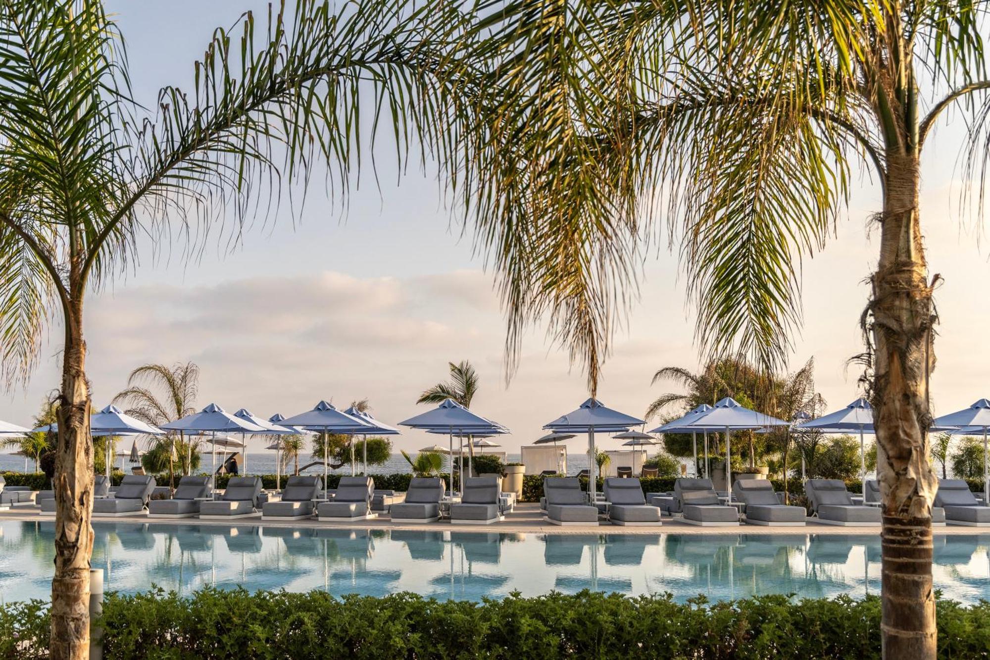 Ivi Mare - Designed For Adults By Louis Hotels Geroskipou Exteriér fotografie The pool at the Four Seasons Hotel