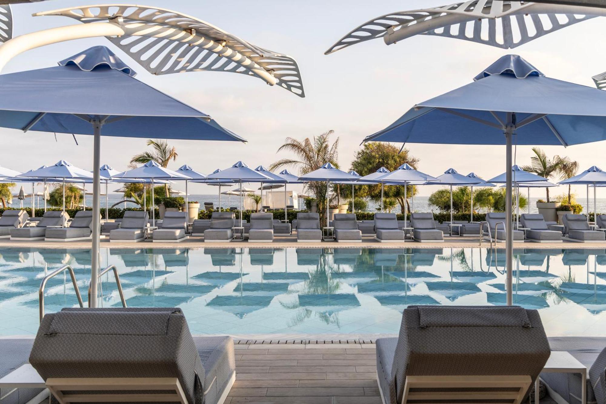 Ivi Mare - Designed For Adults By Louis Hotels Geroskipou Exteriér fotografie The pool at the Westin