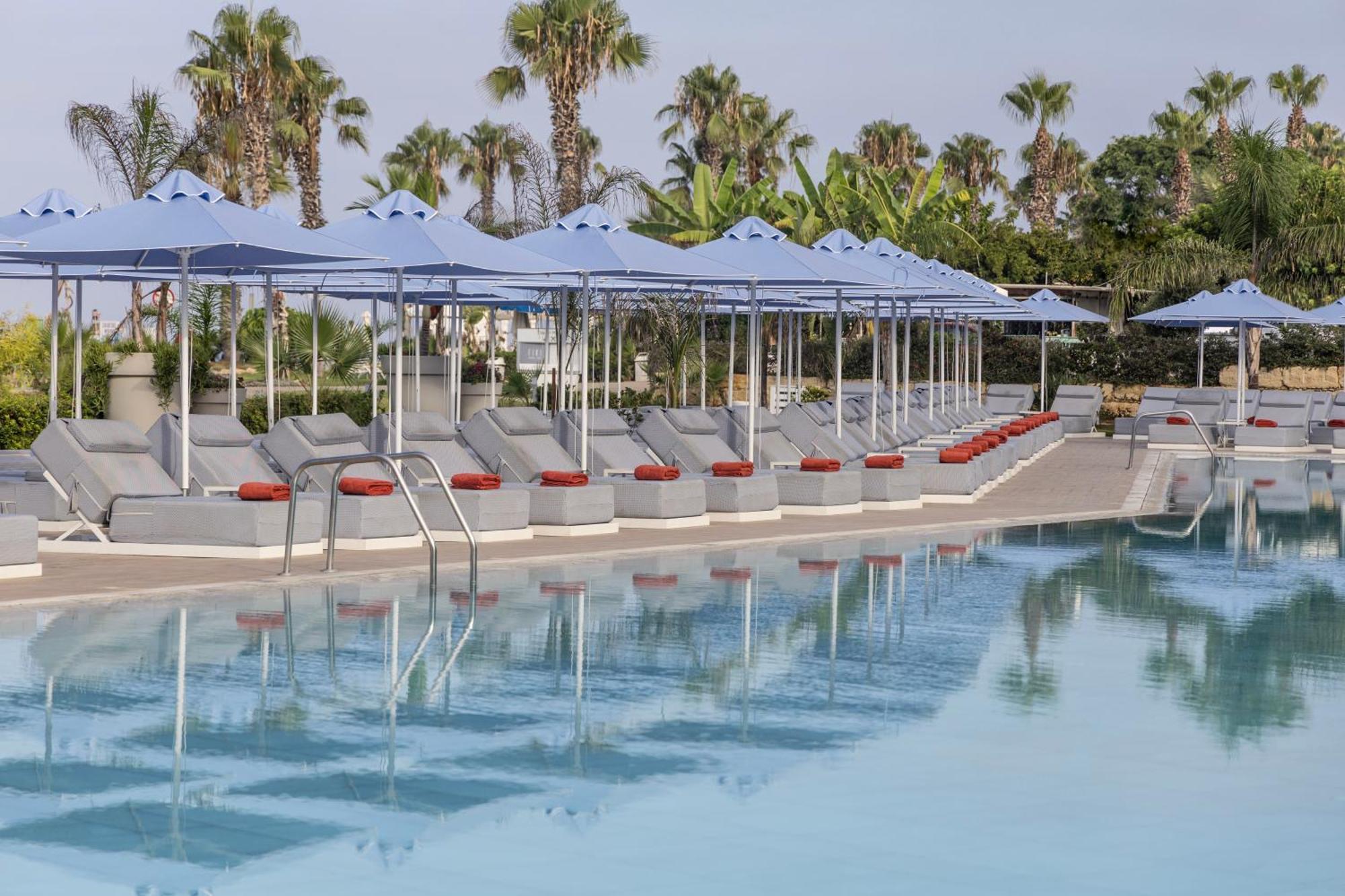 Ivi Mare - Designed For Adults By Louis Hotels Geroskipou Exteriér fotografie Pool at the resort