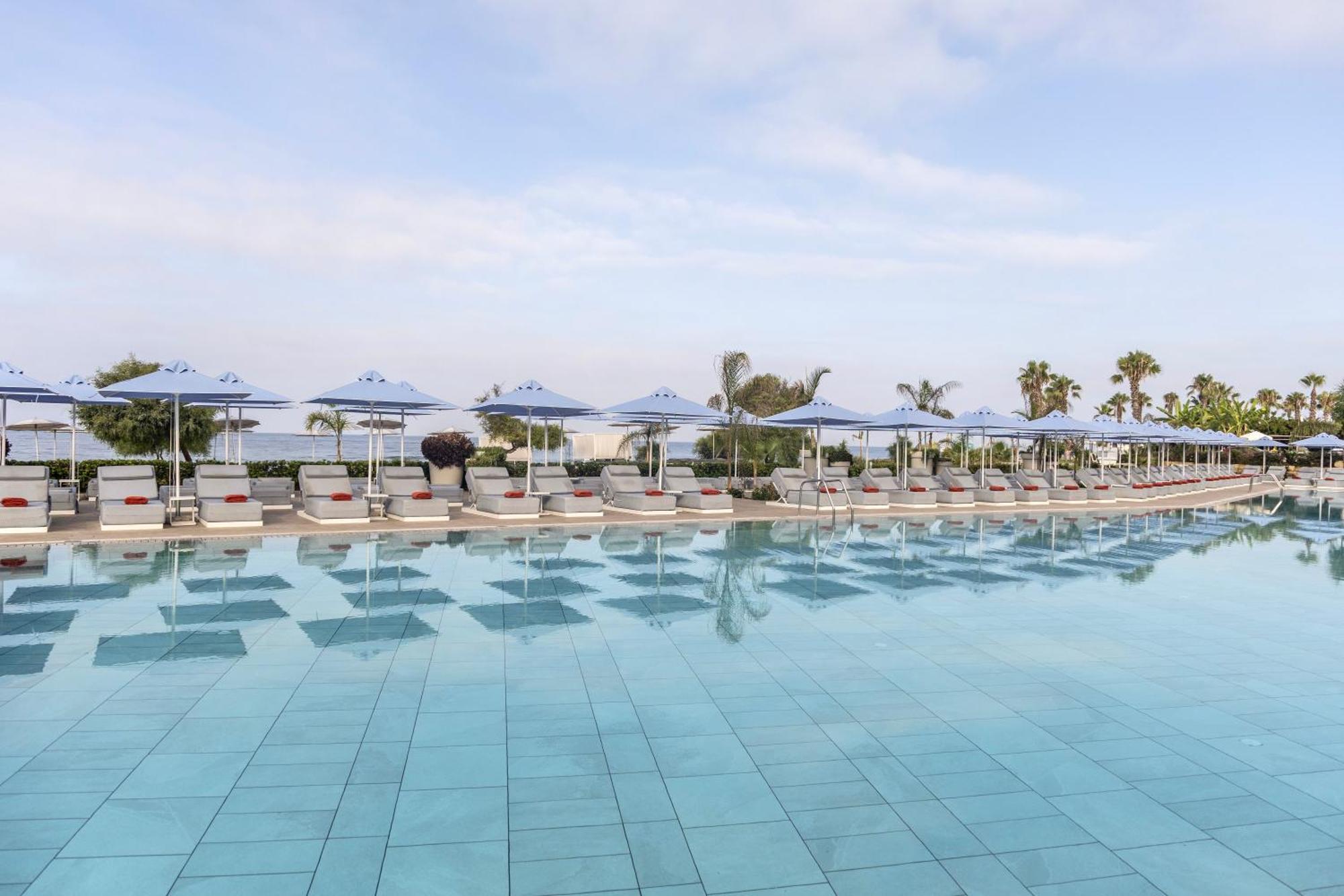 Ivi Mare - Designed For Adults By Louis Hotels Geroskipou Exteriér fotografie Pool at the hotel