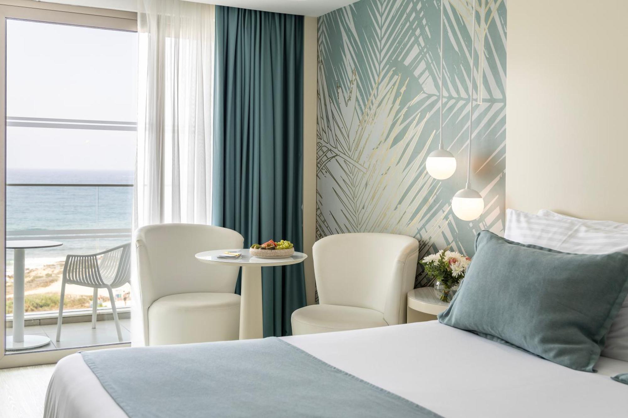 Ivi Mare - Designed For Adults By Louis Hotels Geroskipou Exteriér fotografie A room at the hotel
